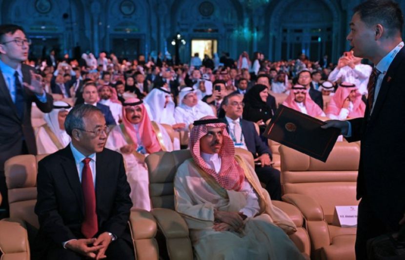 عرب چین تجارتی کانفرنس کے پہلے روز 10 ڈالر کے سرمایہ کاری معاہدوں پر دستخط