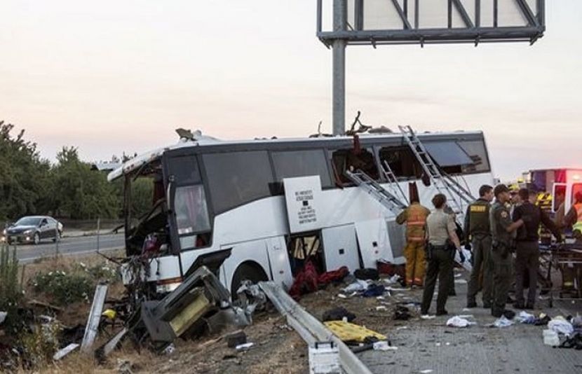 کیلیفورنیا: بس حادثے کے نتیجے میں 13 افراد ہلاک