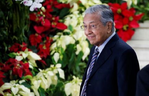 Mahathir, world's oldest prime minister, prepares to host his second APEC summit