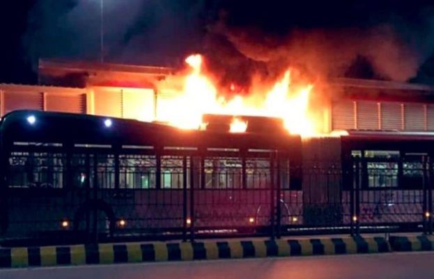 Rawalpindi: Two injured as Metro Bus catches fire