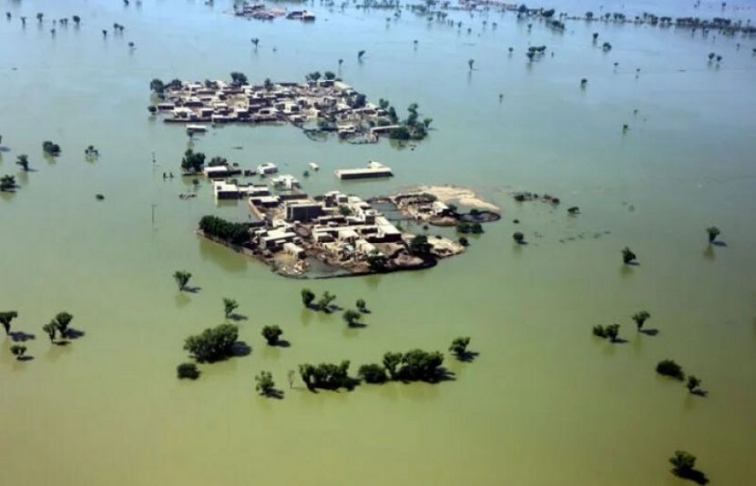 گڈو اور سکھر بیراج کے گرد پانی کی سطح بلند، سندھ میں انسانی مشکلات بڑھ گئیں