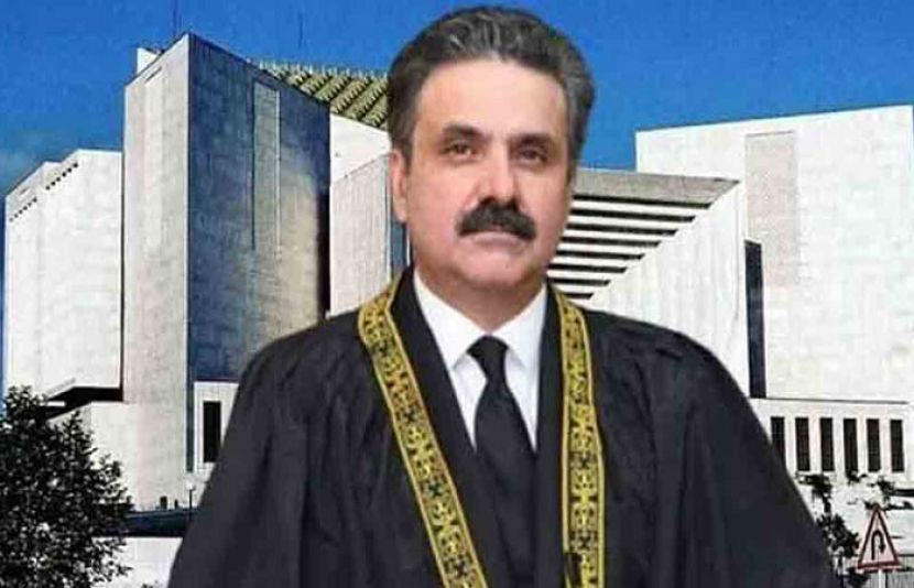 آئین عوام کی امنگوں کا عکاس، قانون سے کوئی بالاتر نہیں: چیف جسٹس