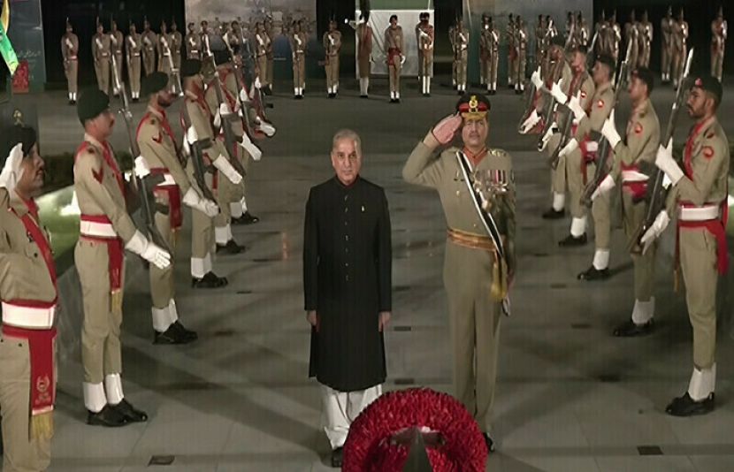 جی ایچ کیو میں یوم دفاع و شہدا کی مرکزی تقریب ہو رہی ہے