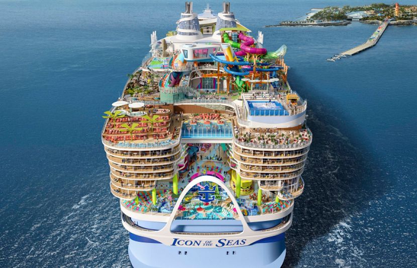 دنیا کا سب سے بڑا بحری جہاز اپنے اولین سفر پر روانہ ہونے کے لیے تیار ہے۔