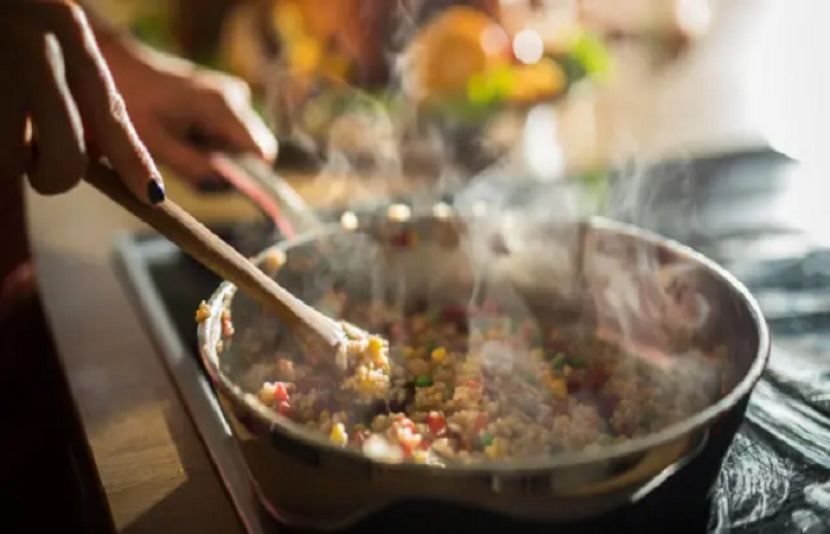 ممتاز برطانوی ماہر غذائیات کیون ڈیوڈ نے چاول ، آلو ، نوڈلز اور پاستا سے صحت و تندرستی پر مشتمل بھرپور فائدہ پانے کا گْر بتا دیا۔