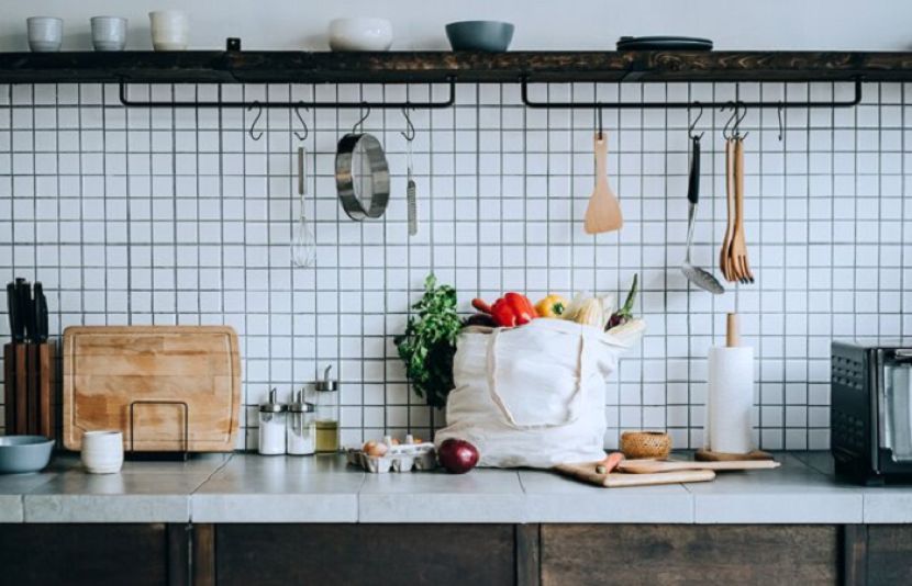 کچن میں موجود اشیاء