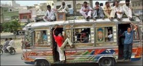 پردیسیوں کی لاہور سے واپسی, ٹرانسپورٹرز نے کرائے بڑھا دئیے