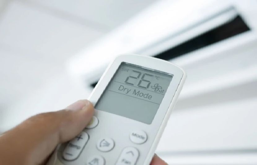 اے سی میں ایک آپشن موجود ہوتا ہے جو ڈرائی موڈ &quot;Dry Mode&quot; کہلاتا ہے