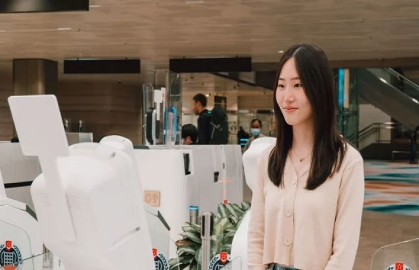 سنگاپور کا چانگی ائیر پورٹ، جہاں اب پاسپورٹ دکھانے کی ضرورت نہیں بلکہ تمام تر کام بائیو میٹرکس کے ذریعے ہوتا ہے