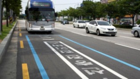 سڑک جو الیکٹرک گاڑیوں کو چارج کرتی ہے