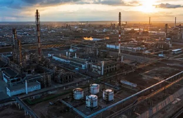 روس-یوکرین جنگ: امریکا نے دو بڑی روسی تیل کمپنیوں پر پابندیاں لگا دی