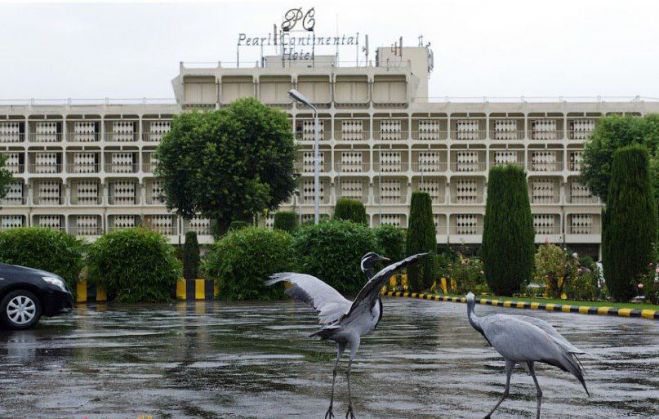 پشاور: پشاور میں بارش، ٹھنڈی ہوائیں چلنے سے سردی میں اضافہ