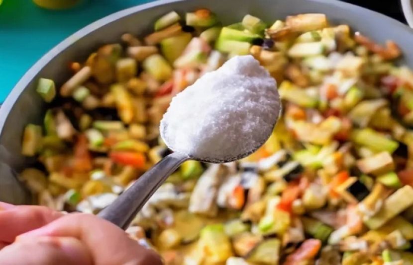 نمک ایسی چیز ہے جس کے بغیر کھانا نامکمل اور بے ذائقہ محسوس ہوتا ہے۔