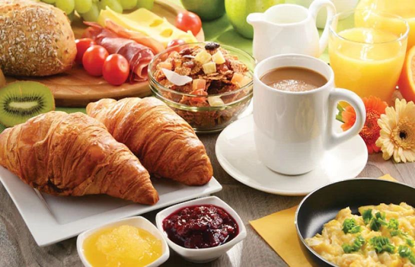 ماہرین نے خبردار کیا ہے کہ دن کا پہلا کھانا یعنی ناشتہ اگر مقررہ وقت پر نہ کیا جائے تو اس کے صحت پر منفی اثرات مرتب ہو سکتے ہیں