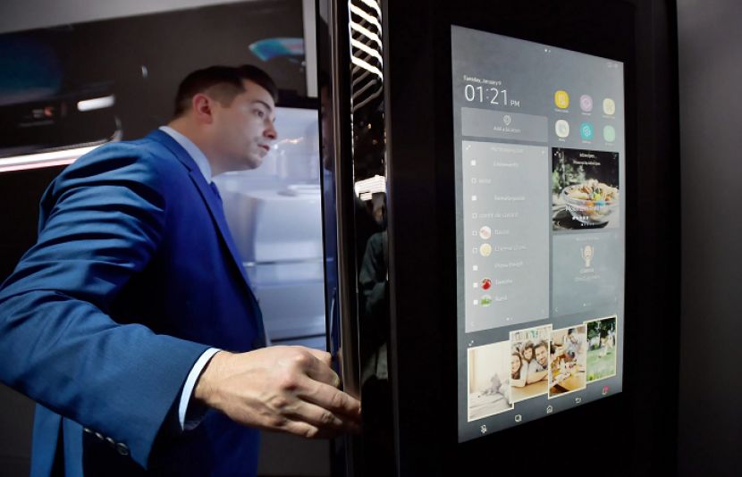 سام سنگ نے اپنے فریج پر اشتہارات دکھانے کا پائلٹ پروگرام شروع کر دیا ہے