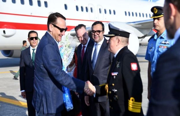 پولینڈ کے نائب وزیراعظم دوروزہ سرکاری دورے پر اسلام آباد پہنچ گئے