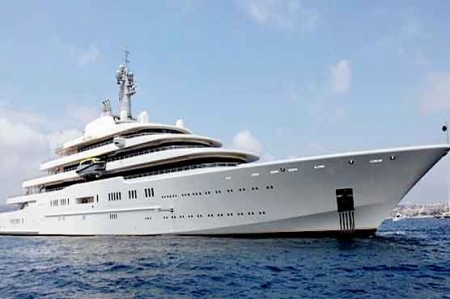 تیز رفتار لگژری کشتی سمندر میں