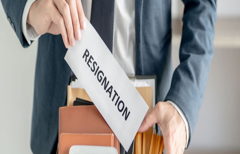 وزیر اعظم کا ایک مرتبہ پھر مستعفیٰ ہونے سے انکار