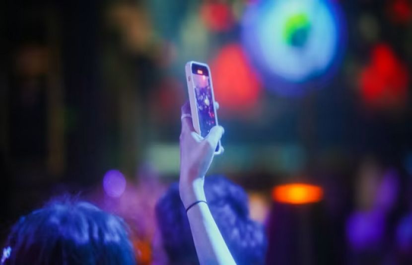 انسٹاگرام ریلز بنانے سے روکنے پر بیوی نے شوہر کو قتل کردیا