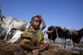 سیلاب متاثرین کیلئے رات میں سردی مشکلات بڑھنے کا سبب بن گئی