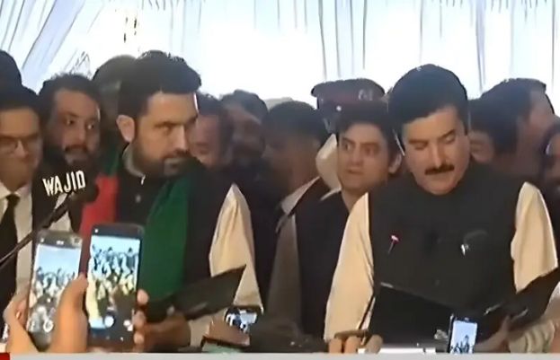 خیبرپختونخوا کے نومنتخب وزیراعلیٰ سہیل آفریدی نے عہدے کا حلف اٹھالیا