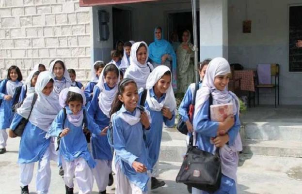 وزیر تعلیم سندھ سردار شاہ نے کہا کہ کل ممکنہ بارشوں کے باعث شہر کے اسکول بند رہیں