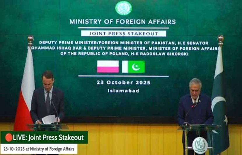 اسحاق ڈار اور پولینڈ کے وزیرِ خارجہ کی مشترکہ پریس کانفرنس، تعلقات کے فروغ پر اتفاق