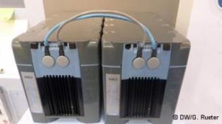 بول سے بجلی تیار، موبائل چارج