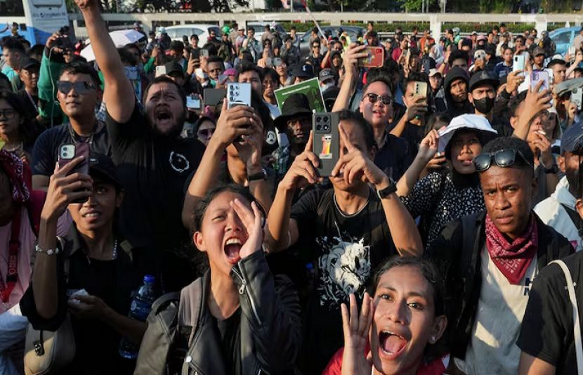 انسانی حقوق کے ایک گروپ نے بدھ کے روز دعویٰ کیا کہ گزشتہ ہفتے انڈونیشیا میں پرتشدد مظاہروں کے دوران کم از کم 10 افراد اپنی جان سے ہاتھ دھو بیٹھے