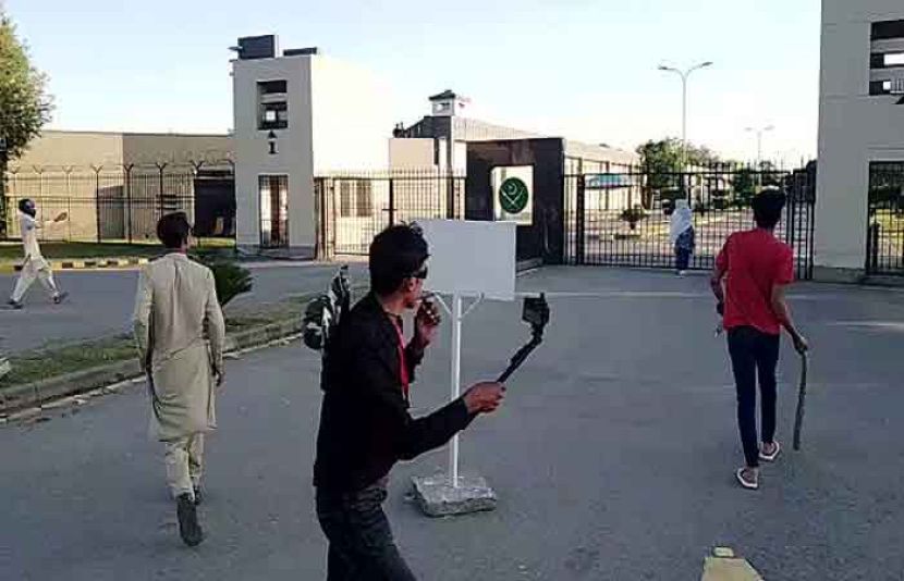 انسدادِ دہشت گردی عدالت نے 9 مئی جی ایچ کیو حملہ کیس میں بانی پی ٹی آئی عمران خان کی ٹرائل روکنے کی درخواست مسترد