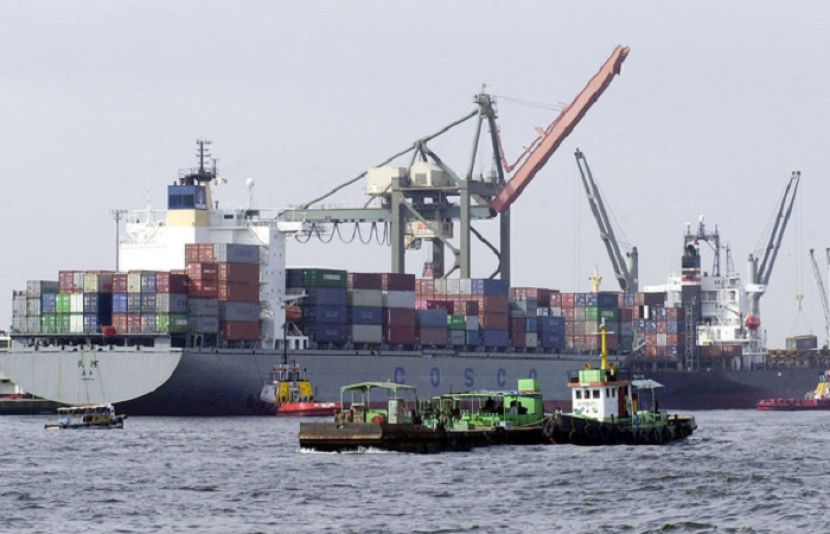 شپنگ انڈسٹری کے نمائندوں کا کہنا ہے کہ بھارت کی جانب سے پاکستانی مال بردار جہازوں کو اپنی بندرگاہوں پر لنگر انداز ہونے سے روکنے کی کوشش پاکستان کی بیرونی تجارت کو متاثر کرنے میں ناکام ہوگئی ہے۔