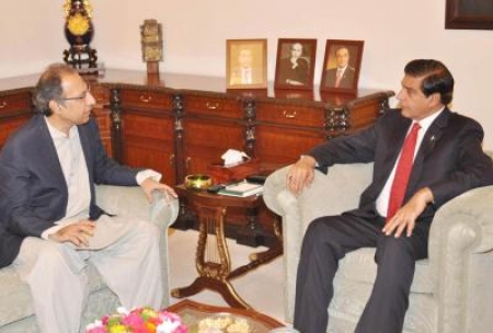 وزیراعظم سے عبدالحفیظ شیخ کی ملاقات،اقتصادی صورتحال پر تبادلہ خیال