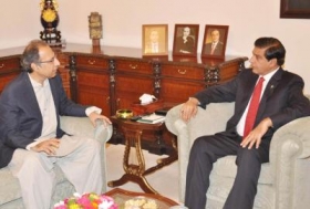 وزیراعظم سے عبدالحفیظ شیخ کی ملاقات،اقتصادی صورتحال پر تبادلہ خیال
