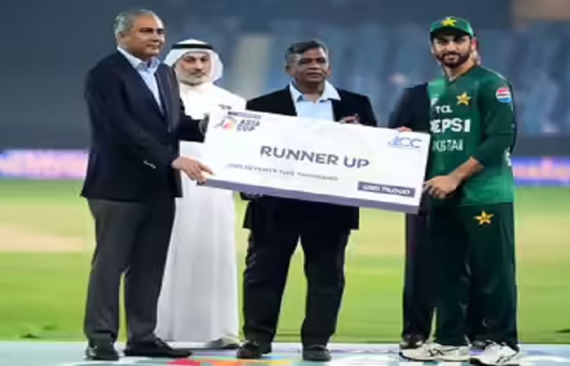 پاکستان کے کپتان نے رنر اپ کا چیک پھینک کر سب کو حیران کر دیا