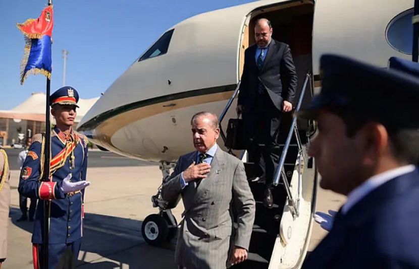 وزیرِاعظم شہباز شریف خصوصی دعوت پر شرم الشیخ پہنچ گئے