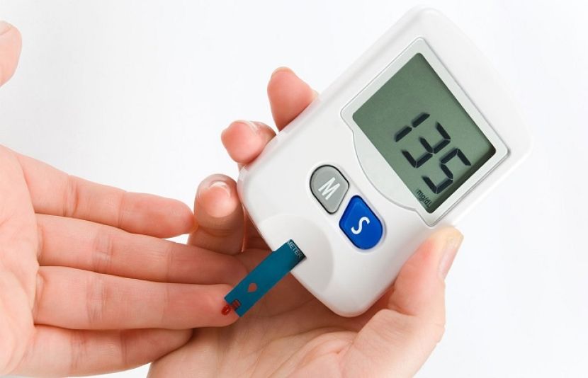 پانی آپ کو شوگر کی صورت میں توانائی فراہم کیے بغیر ہائیڈریٹ رکھتا ہے جس سے شوگر کی سطح بڑھتی نہیں ہے