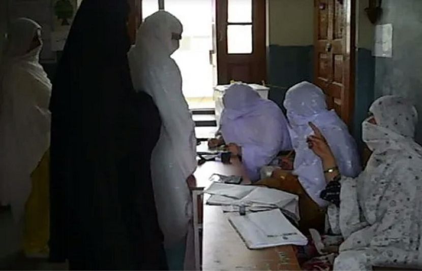 خیبر پختونخوا کا ضلع سوات آبادی کے لحاظ سے صوبے کا پشاور اور مردان کے بعد تیسرا بڑا ضلع ہے