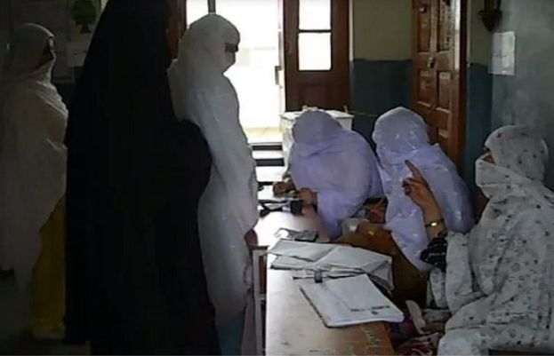 خیبر پختونخوا کا ضلع سوات آبادی کے لحاظ سے صوبے کا پشاور اور مردان کے بعد تیسرا بڑا ضلع ہے