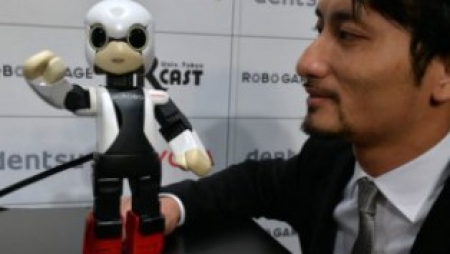 دنیا کا پہلا بولنے والا روبوٹ خلا میں