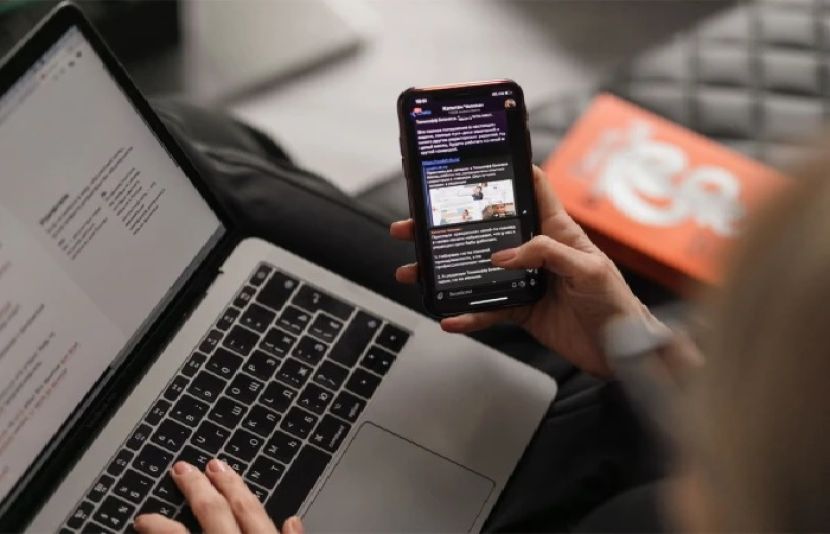 موبائل فونز اور لیپ ٹاپ