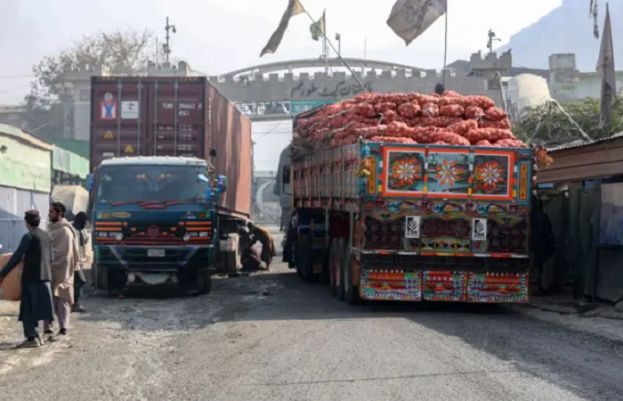 افغان طالبان اور پاکستان کے درمیان تنازع افغان تاجروں کے لیے مسائل پیدا کر گیا ہے