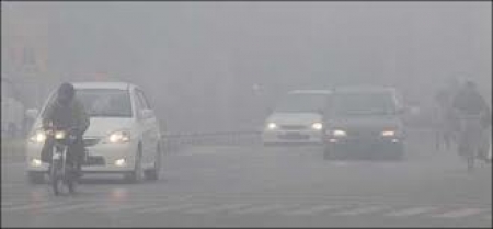 پنجاب کے مختلف شہر گہری دھند کی لپیٹ میں