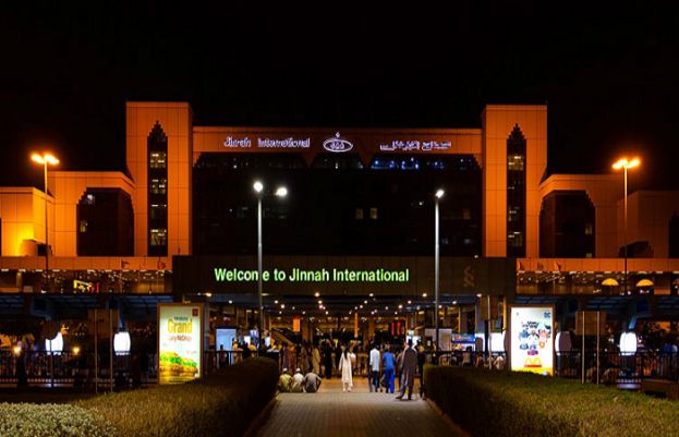 کراچی میں بارشوں کی وجہ سے فلائٹ آپریشن متاثر