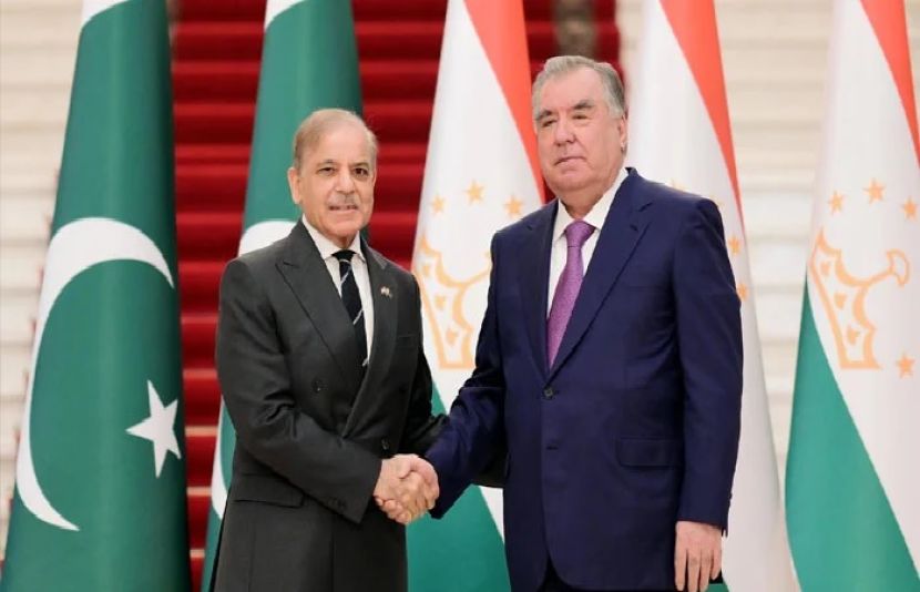 وزیراعظم شہباز شریف نے تاجکستان کے صدر امام علی رحمٰن سے ملاقات کر رہے ہیں