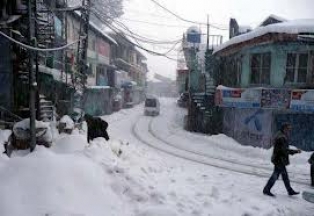 ملکہ کوہسار میں تین فٹ تک برف