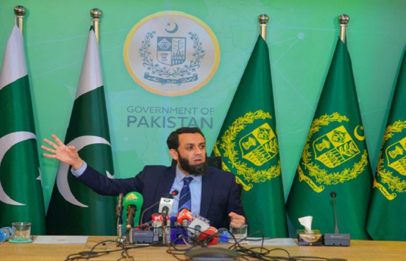 ڈپٹی کمشنر کے بجائے وزیراعلیٰ خیبر پختونخوا علی امین گنڈاپورکو معطل کیا جائے،عطا تارڑ