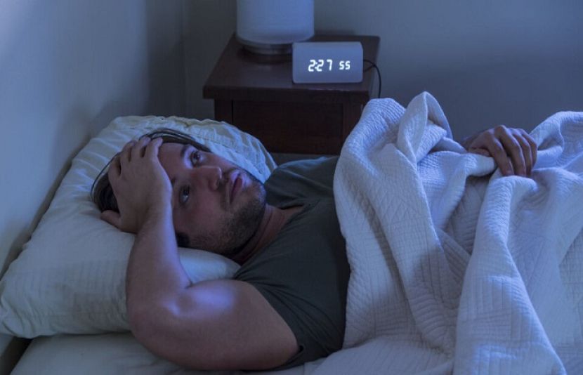 نیند کی کمی دماغی صحت کیلئے خطرہ، تحقیق میں انکشاف