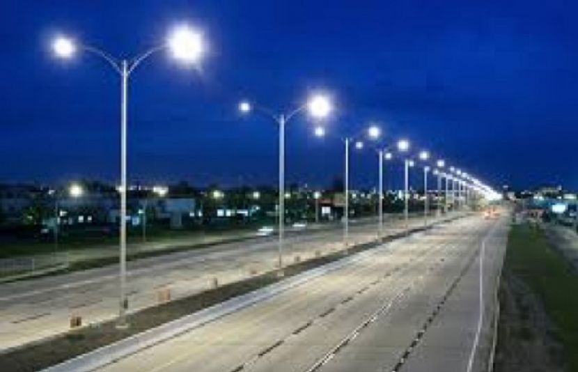 اسلام آباد میں سڑکوں کی روشنی بہتر