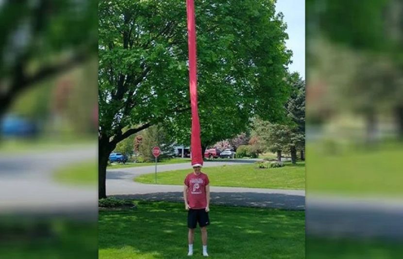 امریکی شہری نے دنیا کی سب سے لمبی ٹوپی بنانے کا خواب پورا کر لیا