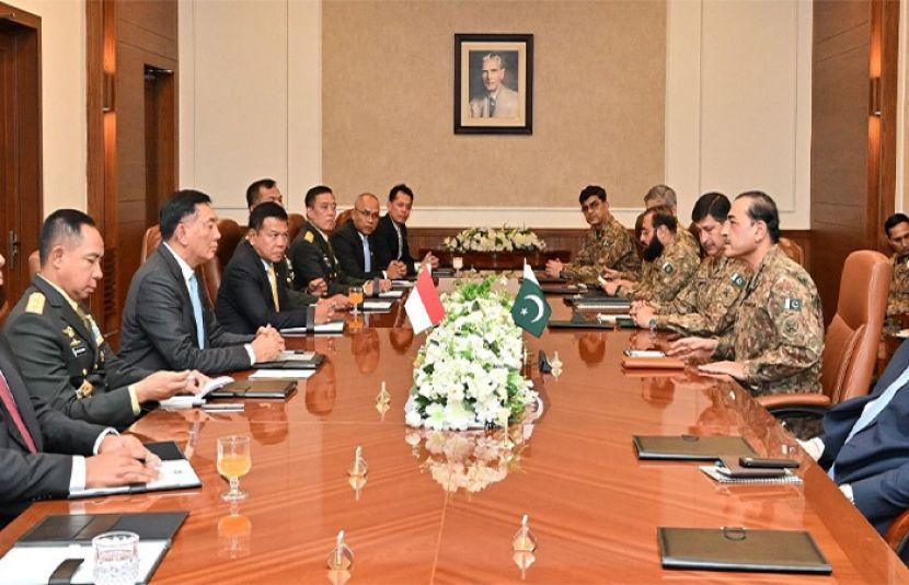 فیلڈ مارشل عاصم منیر سے انڈونیشین وزیردفاع کی ملاقات، دونوں ممالک کے درمیان دوطرفہ دفاعی تعاون پر تبادلہ خیال